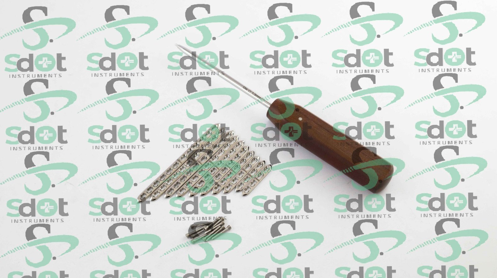2.0mm Locking Compression Plate (LCP) & Locking Screws Set + 1 PC of Hex Screw Driver 101 Pcs Ortho/Vet Implants SdOt Instruments